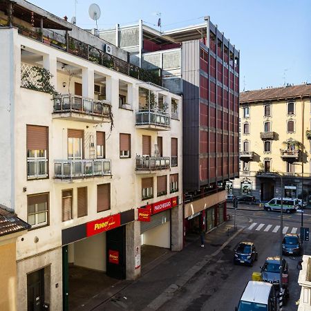 A Yellow Touch - Modern Studio In Isola Milano エクステリア 写真