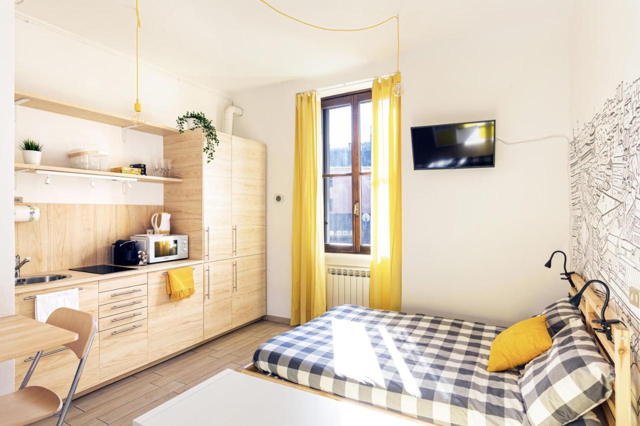 A Yellow Touch - Modern Studio In Isola Milano エクステリア 写真