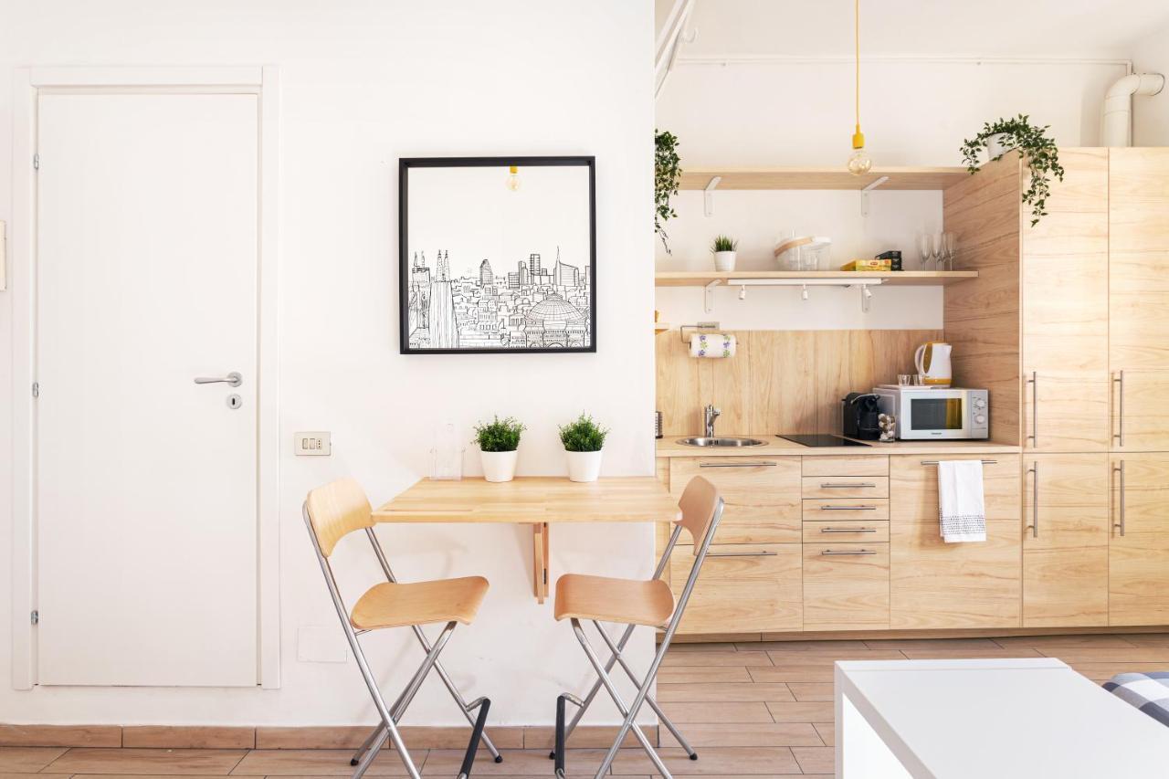 A Yellow Touch - Modern Studio In Isola Milano エクステリア 写真