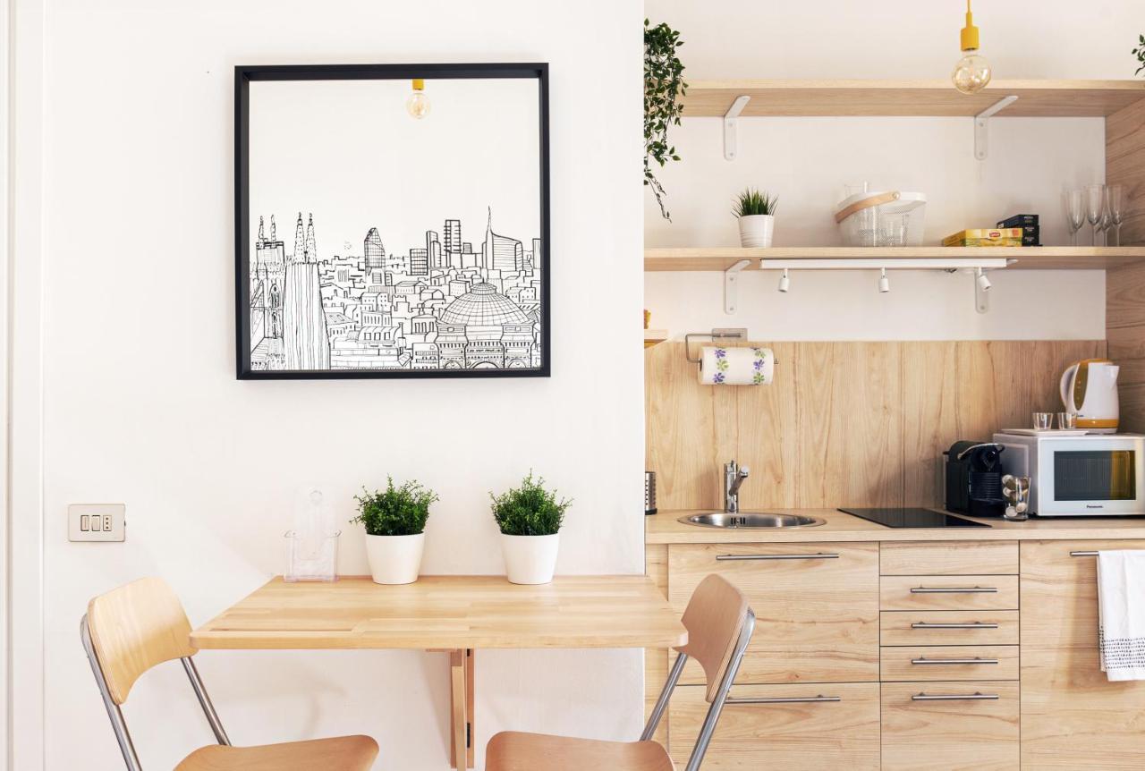 A Yellow Touch - Modern Studio In Isola Milano エクステリア 写真